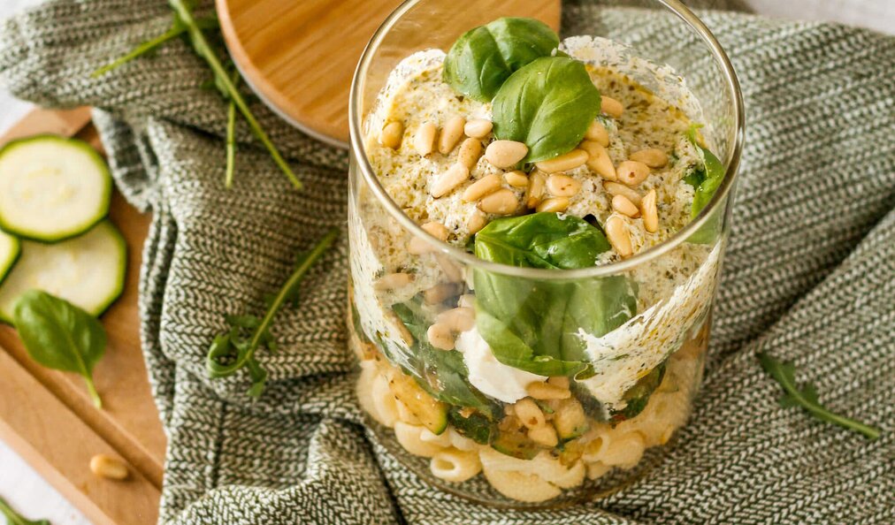 Kochanleitung Cornetti-Schichtsalat mit Zucchini und Pesto